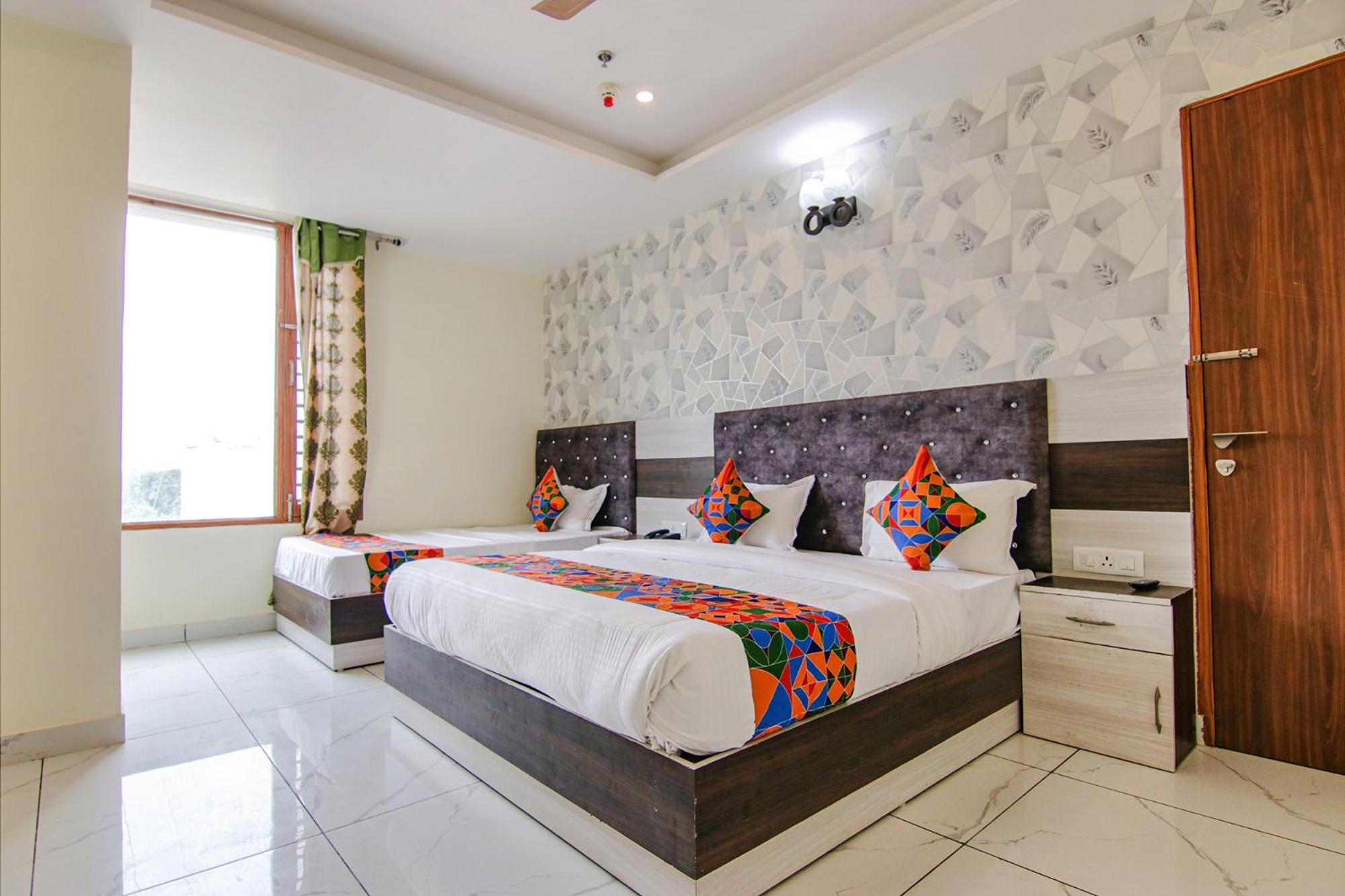 Fabhotel Meridian Inn Mohali Exterior photo