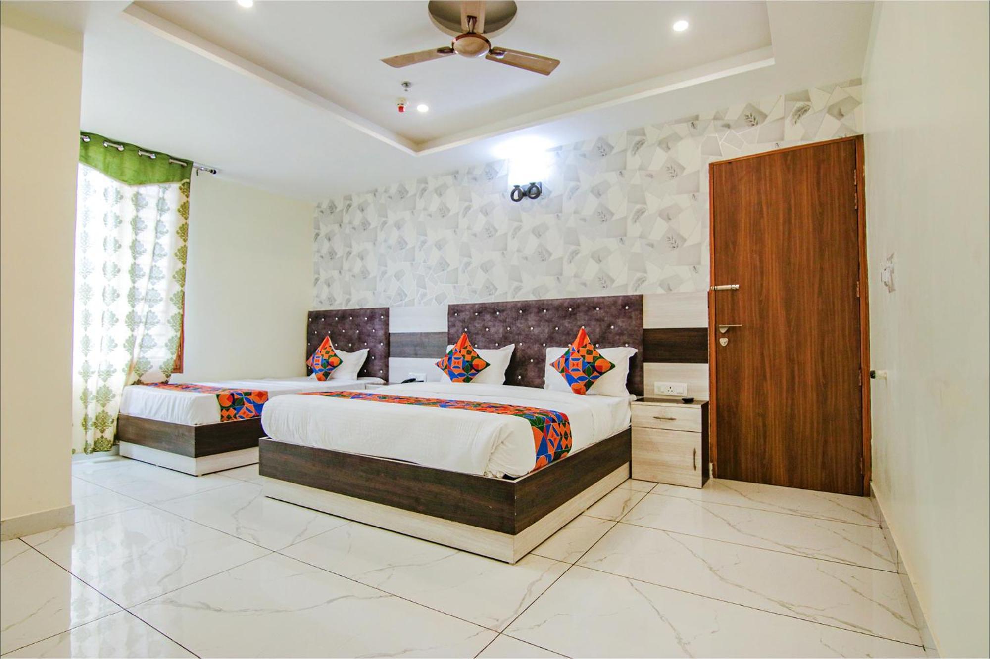 Fabhotel Meridian Inn Mohali Exterior photo