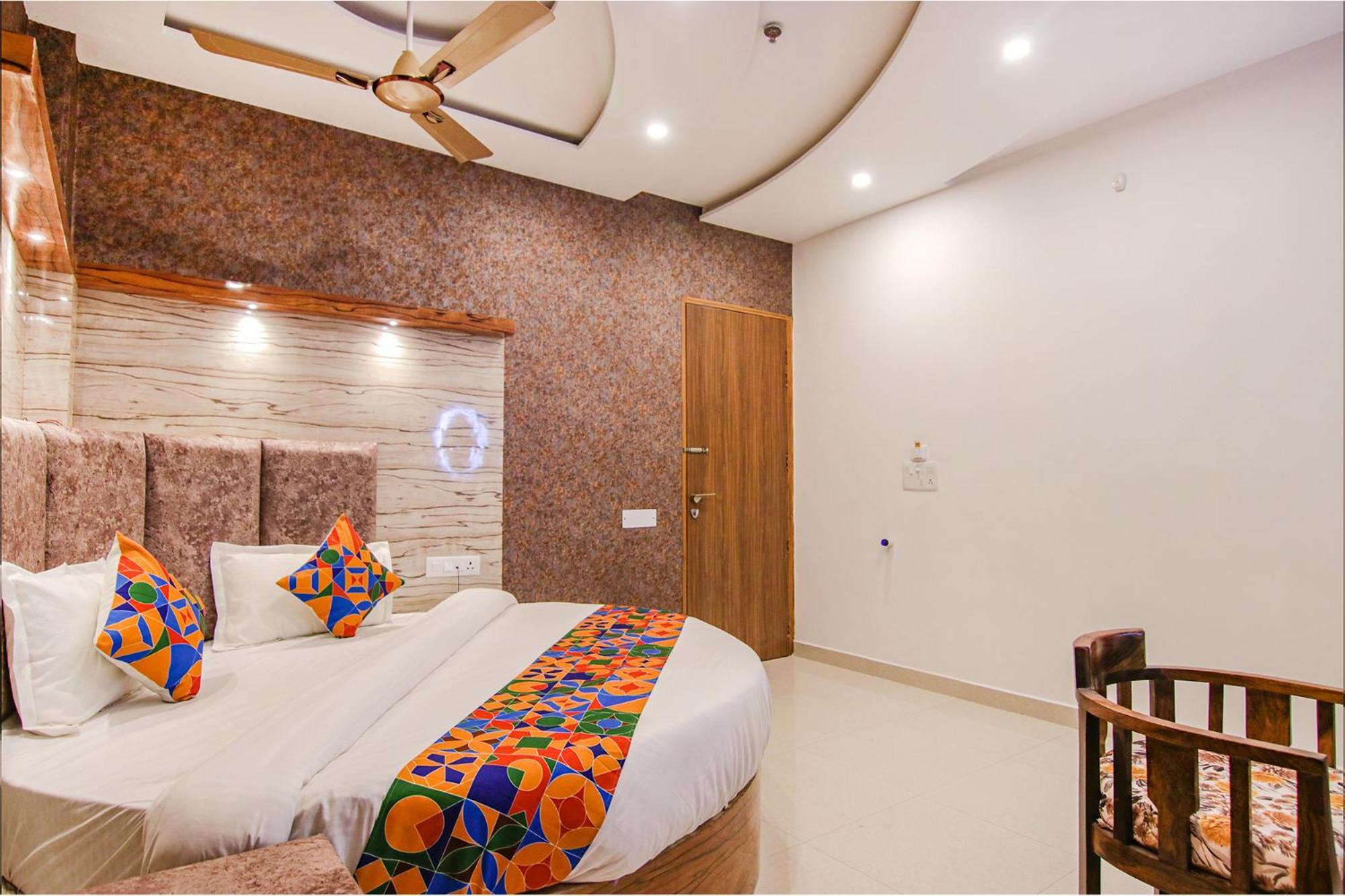 Fabhotel Meridian Inn Mohali Exterior photo